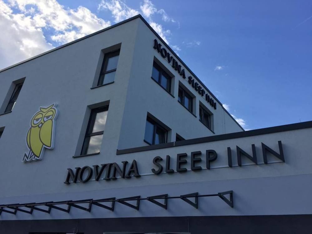 Novina Sleep Inn Херцогенаурах Экстерьер фото